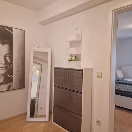 Apartment Domino *