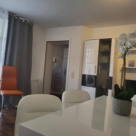Apartment Domino