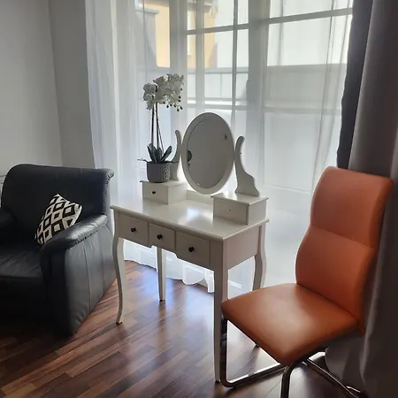 Apartment Domino *