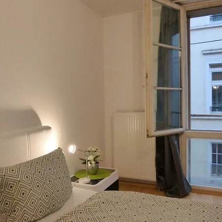 Domino Apartment *